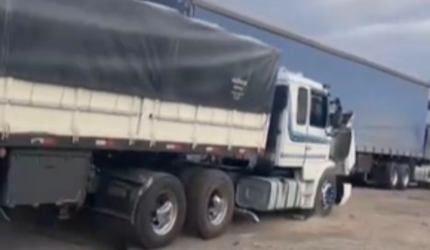 caminhão que desceu desgovernado e causou acidente na BR-376