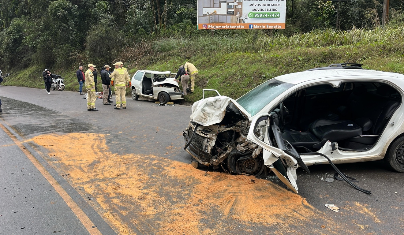 Motorista do gol atingiu o Fiat Uno onde estava a vítima e e provocou acidente na PR-092