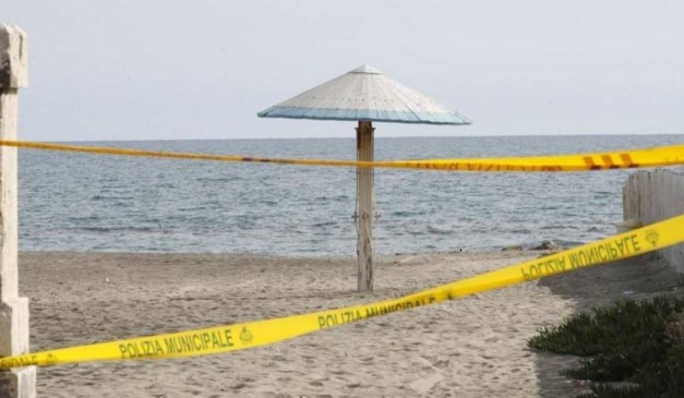 praia onde adolescente morreu soterrado