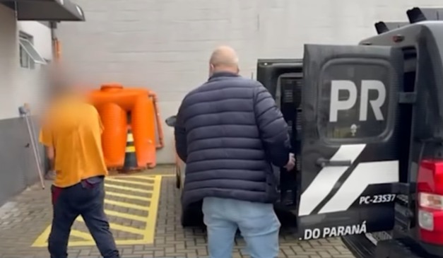 homem sendo preso pela pcpr
