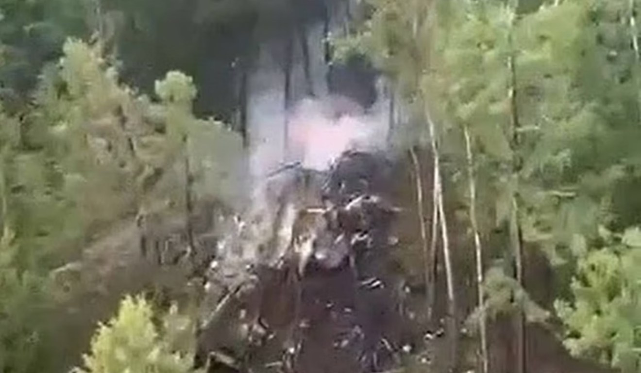 Destroços de avião que caiu