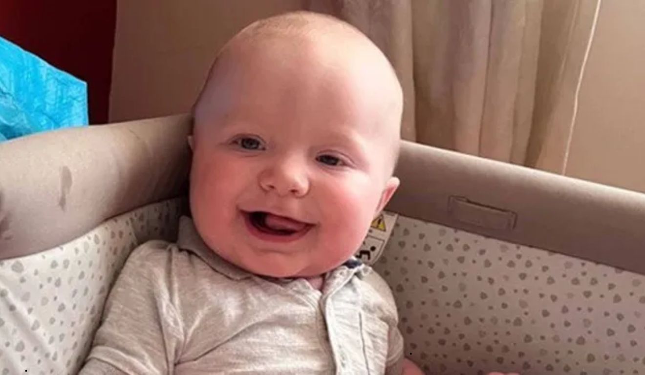 Harry, bebê que morreu ejetado do carro