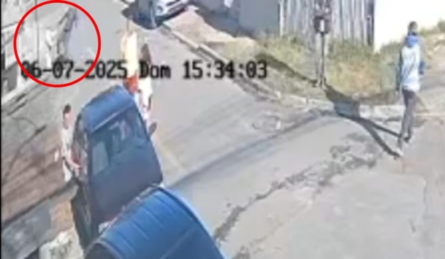 Câmera de segurança registra crime no bairro Tatuquara, em Curitiba