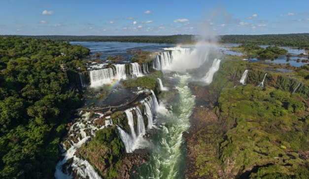 Cataratas do Iguaçu que foram eleitas o melhor destino turístico no Brasil
