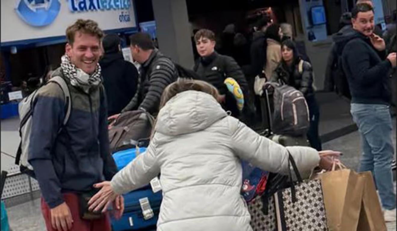 Família se reecontrando.