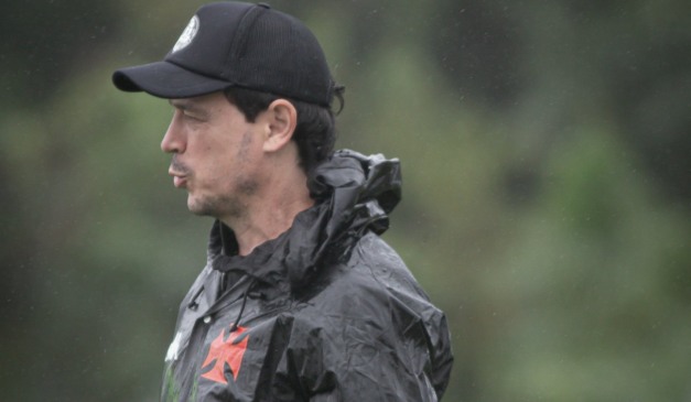 Técnico Fernando Diniz, do Vasco.