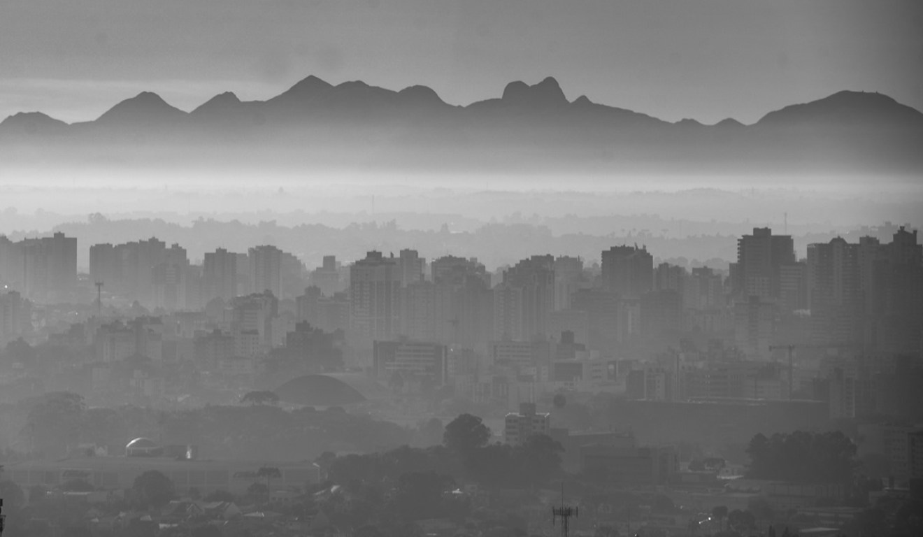 Foto de Curitiba do alto, que faz parte da exposição da Ópera de Arame