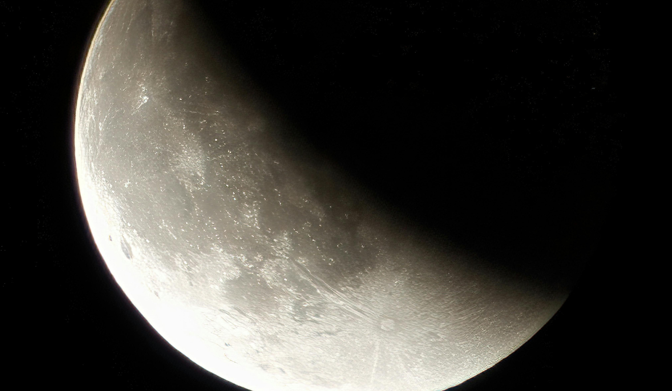 Imagem ilustrativa da lua crescente.