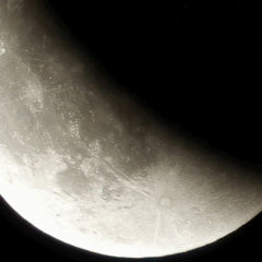 Imagem ilustrativa da lua crescente.