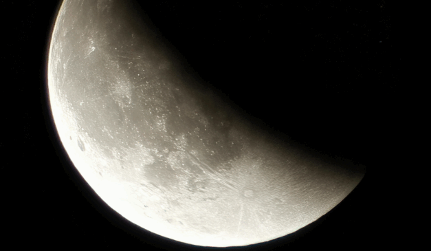 Imagem ilustrativa da lua crescente.