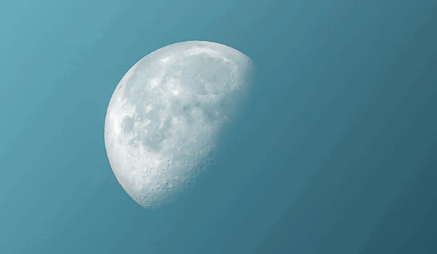 Imagem ilustrativa da lua crescente.