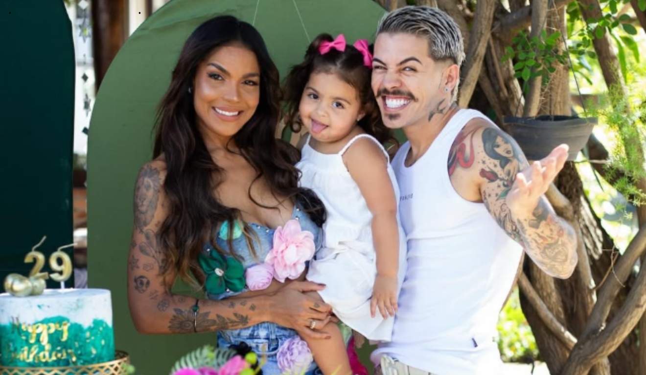 Biel e Tays Reis com a filha Pietra