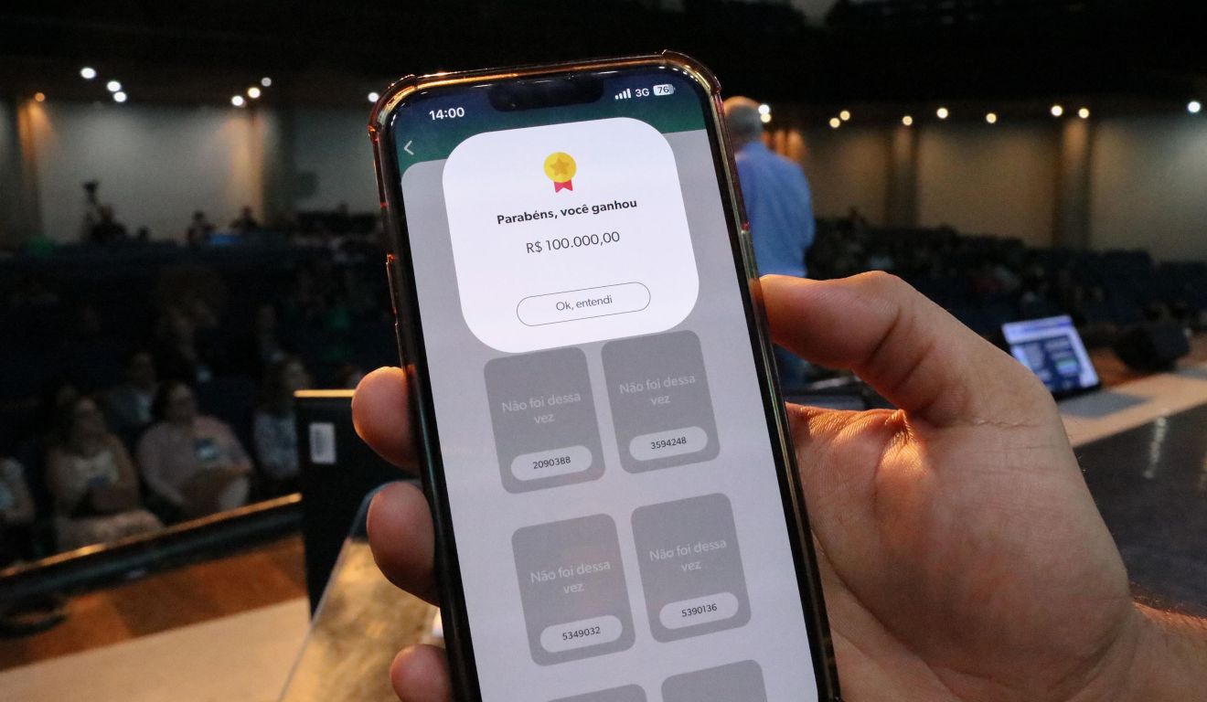 Mensagem no celular de uma ganhadora do Nota Paraná