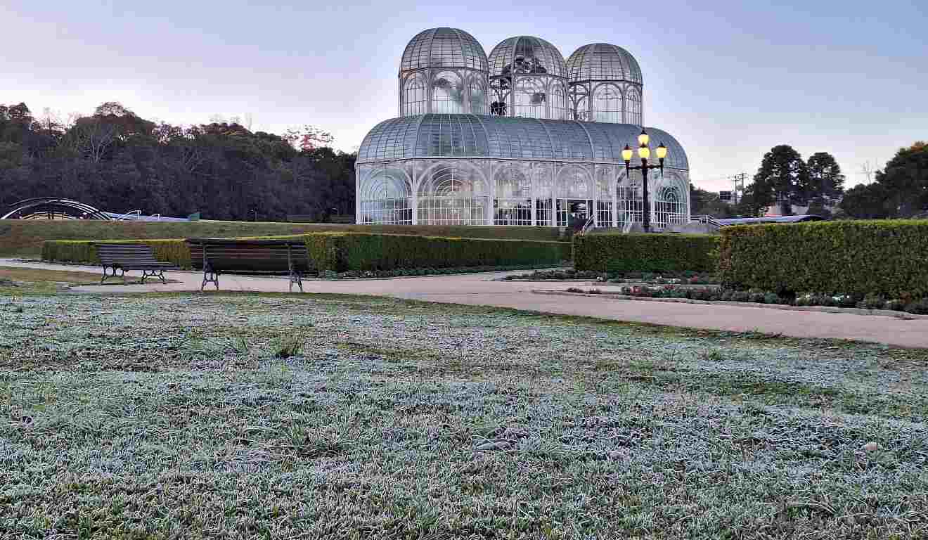 Jardim Botânico de CUritiba com geada