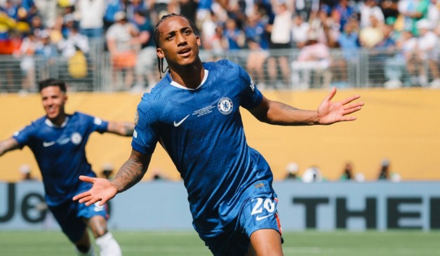 João Pedro comemora o gol marcado pelo Chelsea na final da Copa do Mundo de Clubes.