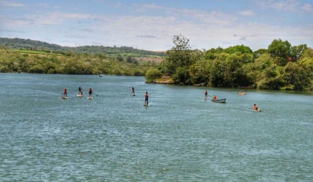 Rio Paranapanema, onde jovem desapareceu no Paraná