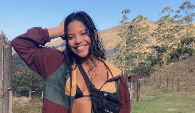 Juliana Marins em uma das viagens que fez pelo mundo