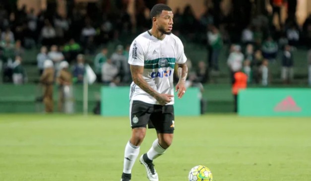 Kazim em partida pelo Coxa. (Foto: Divulgação/ Coritiba)