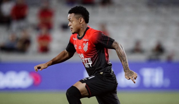 Léo Derik pode aparecer entre os titulares. (Foto: Reprodução/ Instagram)