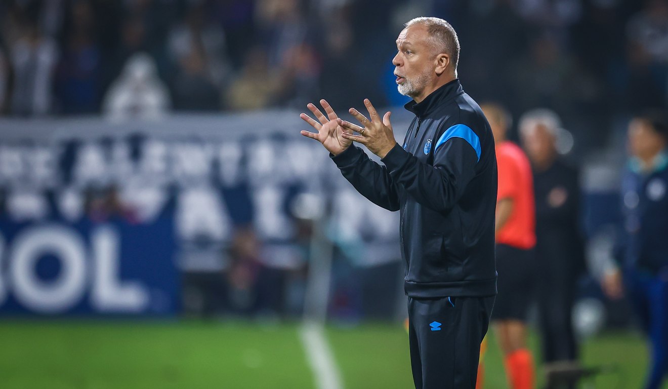 Técnico Mano Menezes, do Grêmio.