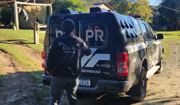 foto da viatura da PCPR que prendeu mulher que deixava filha adolescente ter relações com homem