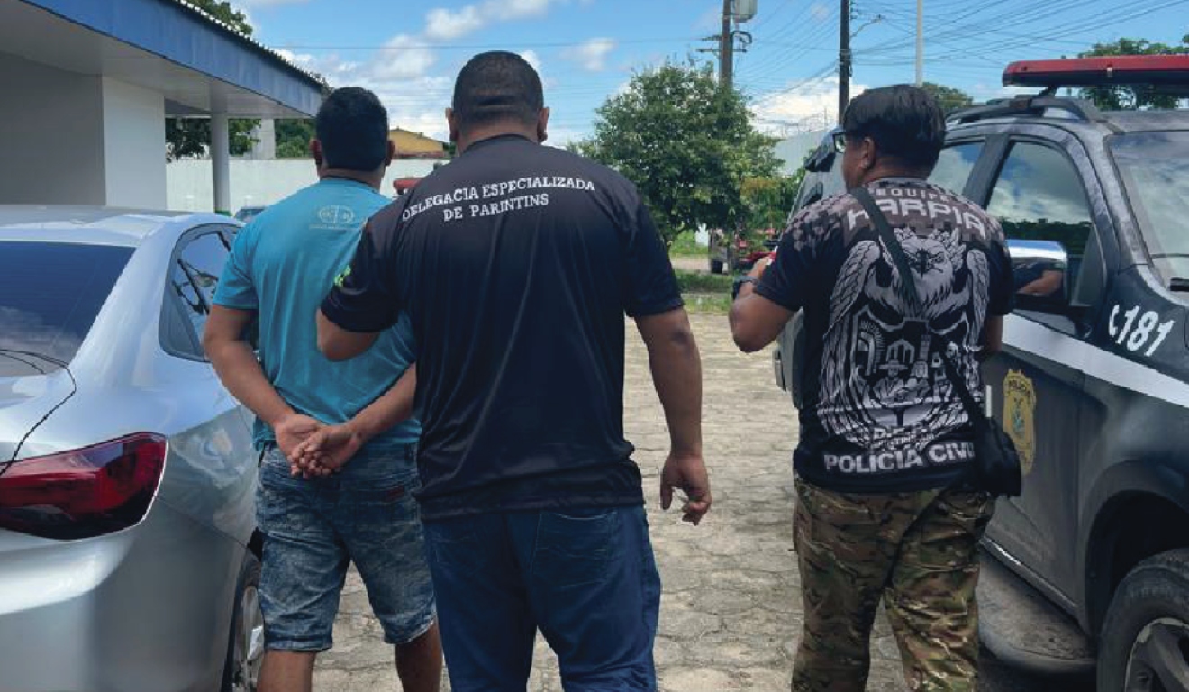 Padrinho sendo encaminhado para delegacia