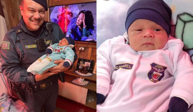 Montagem com duas fotos, na primeira o Guarda Municipal segura o recém-nascido no colo e na outra o bebê está com um tip-top da Guarda Municipal