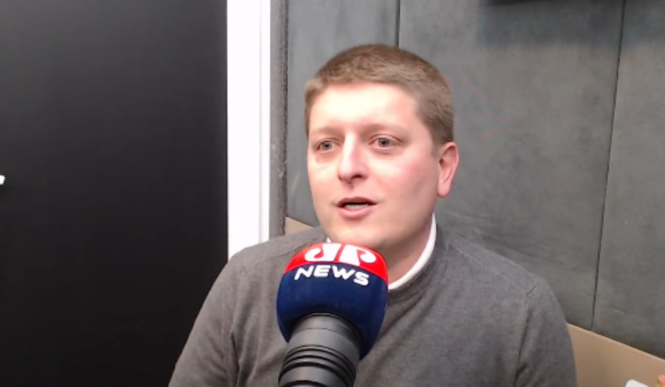 Imagem do CEO Eduardo Chamon.