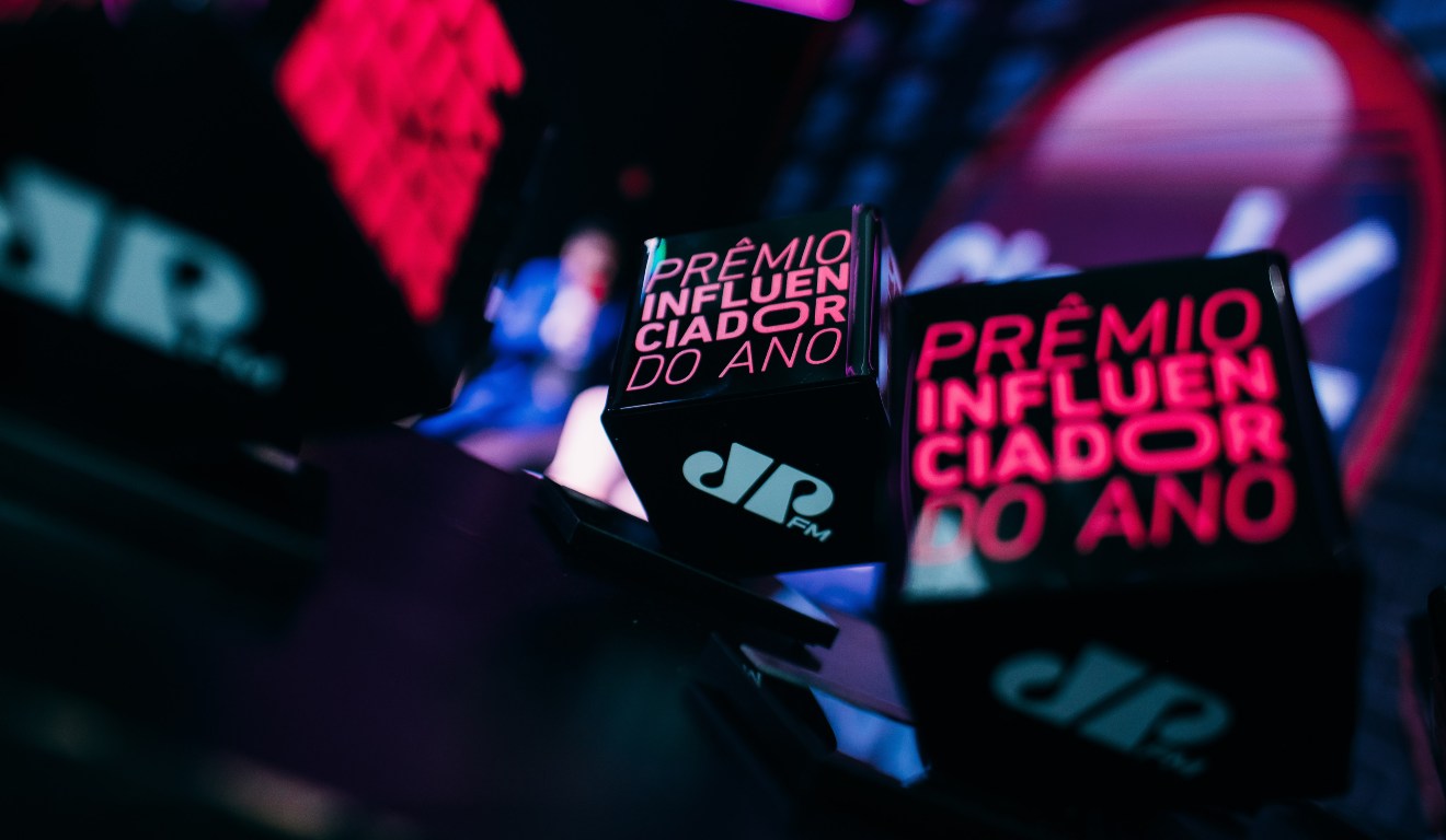 prêmio influenciadores do ano da jovem pan 