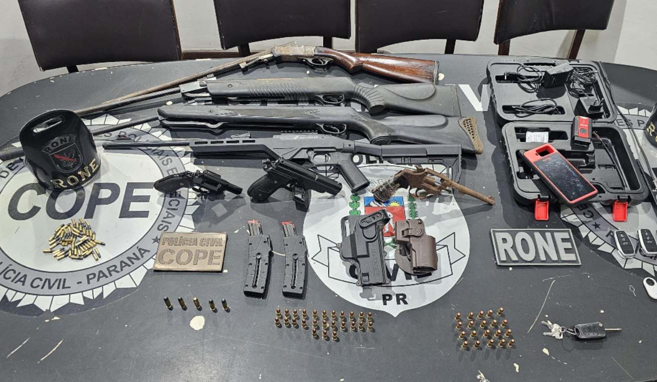 Material apreendido após prisão de suspeitos