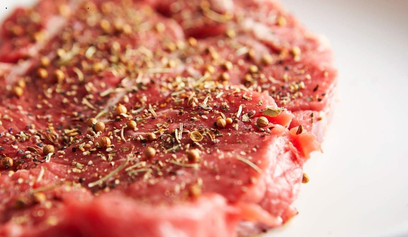 carne crua temperada