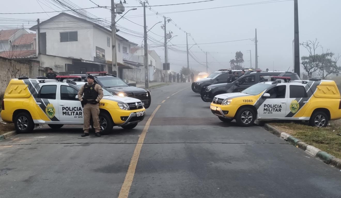 Viaturas policiais em Curitiba após tiroteio
