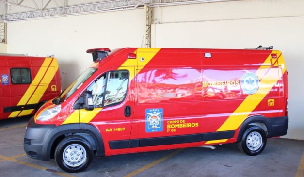 ambulância do Corpo do Bombeiros para ilustrar o caso do trabalhador que morreu enquanto limpava tanque