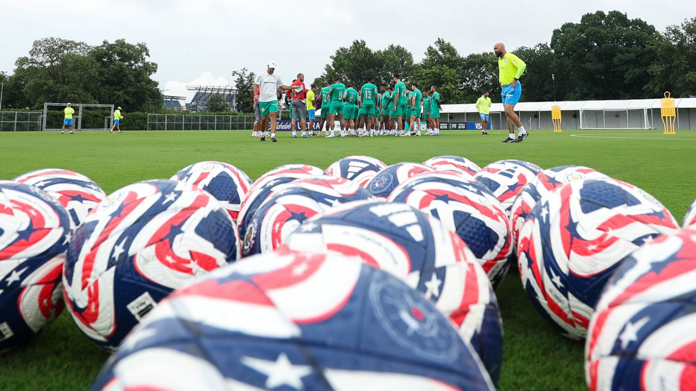 Elenco do Palmeiras em treino nos Estados Unidos na terça-feira (2).