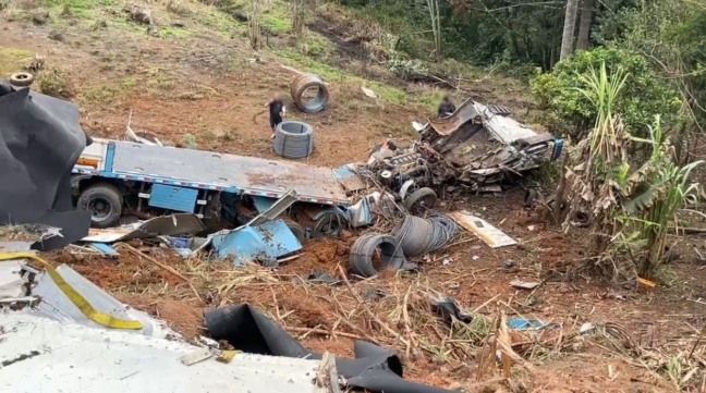 carreta estava com carga pesada