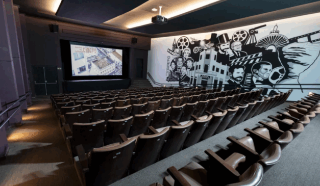 Imagem da sala de cinema do CinePG.