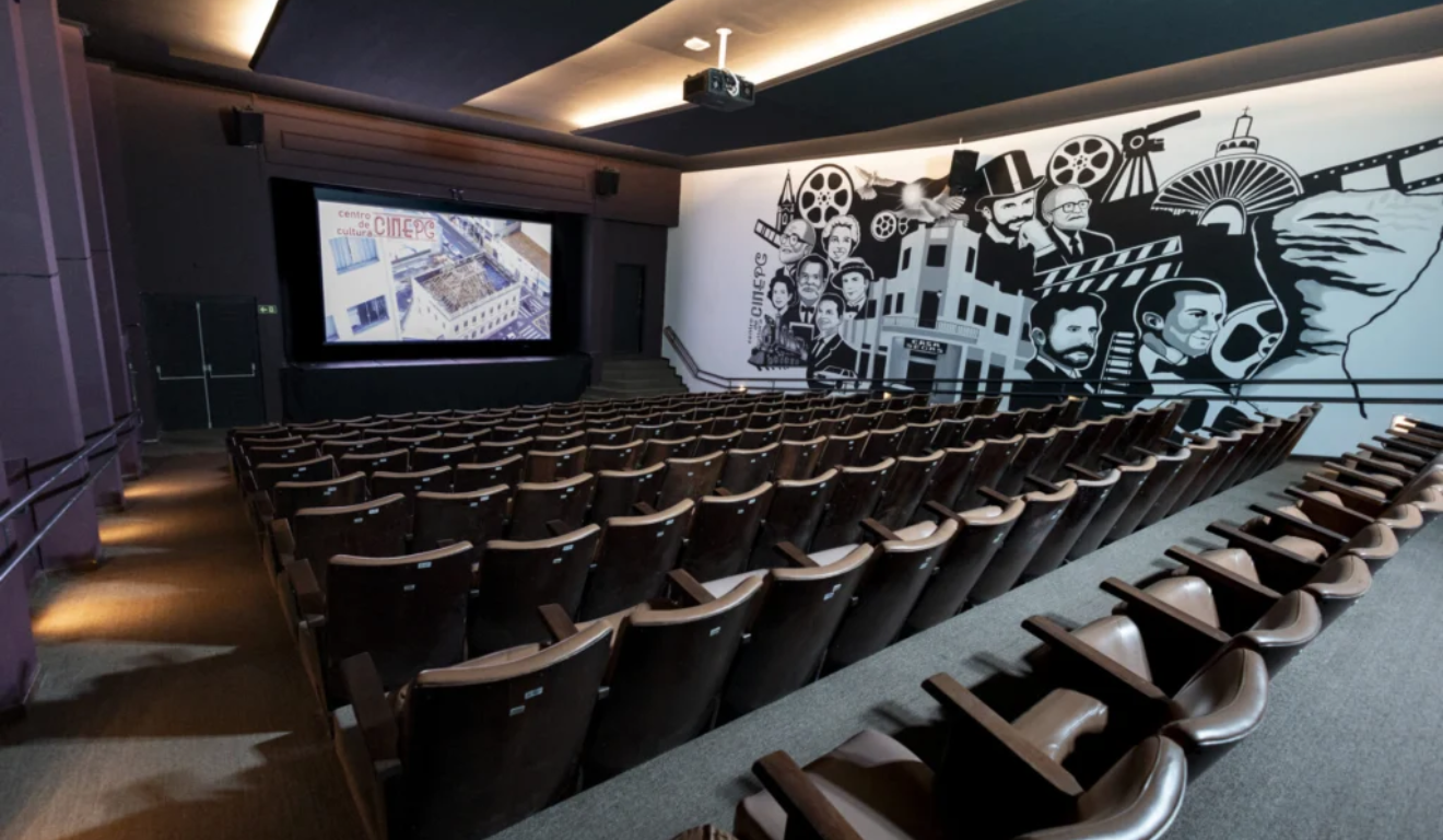 Imagem da sala de cinema do CinePG.