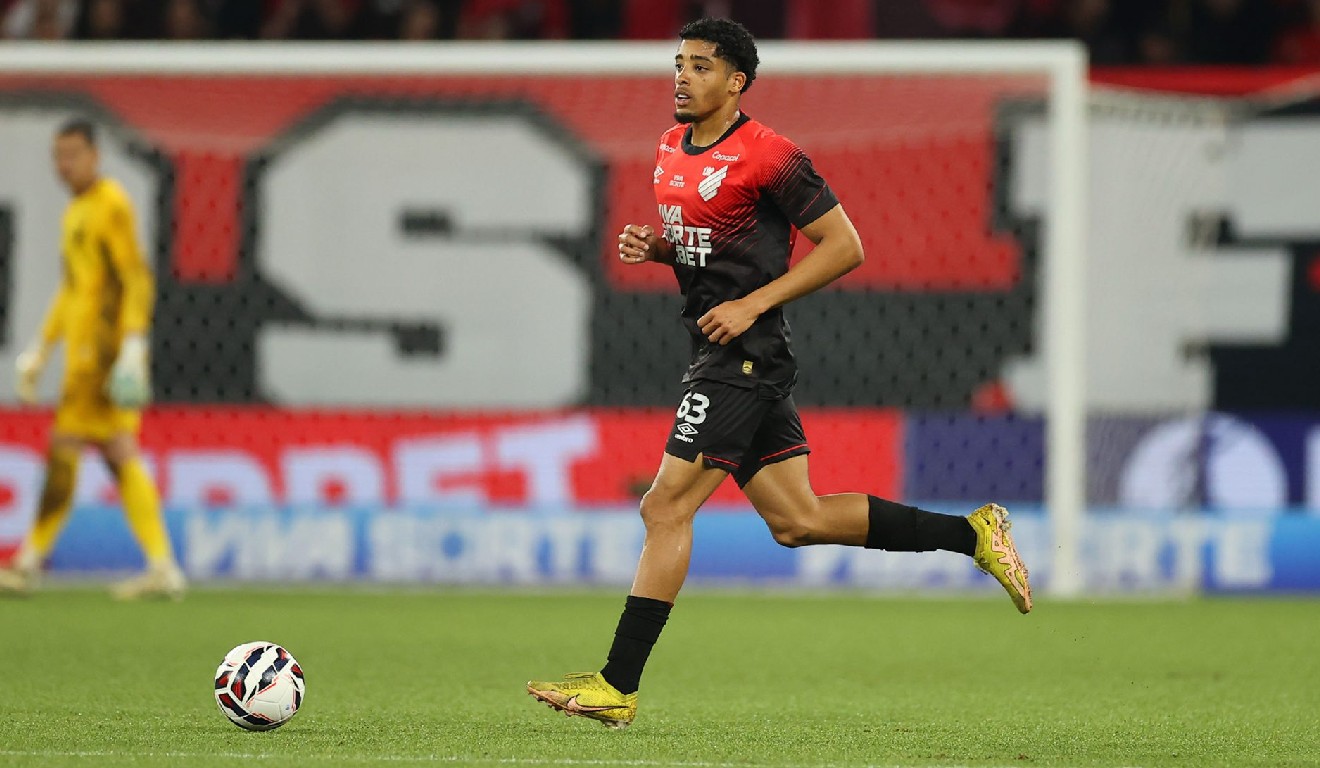 Diogo Riquelme em ação pelo Athletico