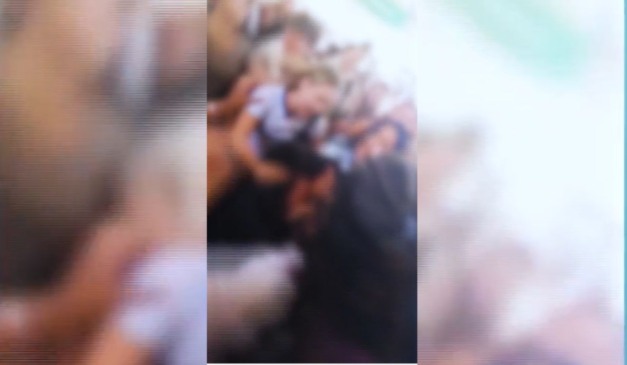 Vídeo mostra estudantes brigando em terminal de Maringá.