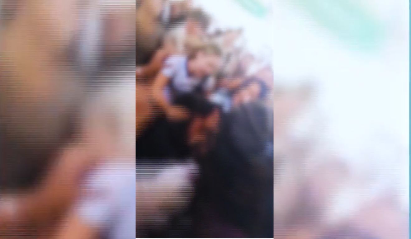 Vídeo mostra estudantes brigando em terminal de Maringá.