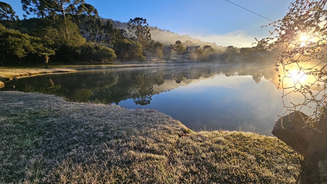 Geada no Paraná; temperatura negativa em General Carneiro provocou o fenômeno.