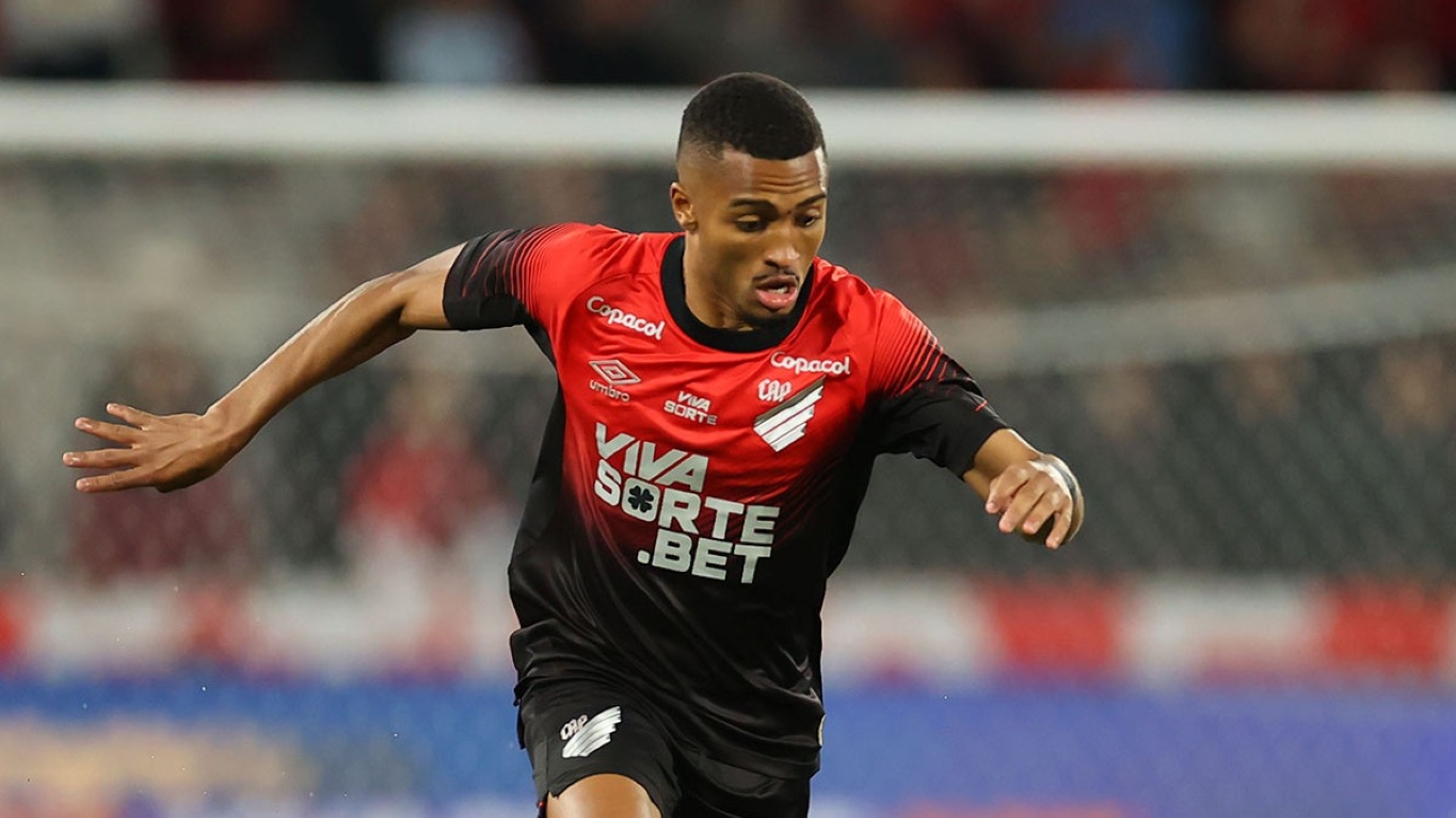 Leozinho, do Athletico.