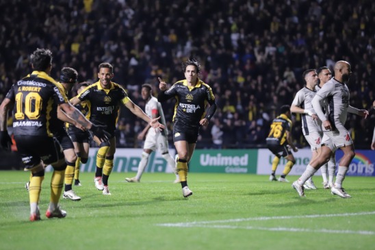 Criciúma x Athletico.