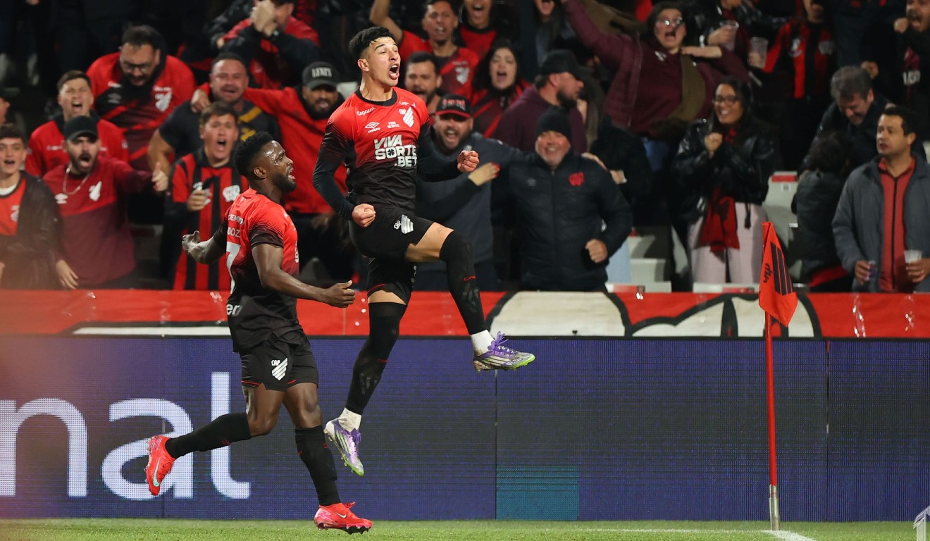 Esquivel comemora gol do Athletico sobre o São Paulo