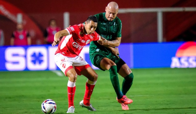 Lance de Vila Nova x Coritiba, pela Série B 2025