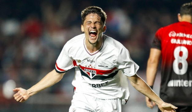 Pablo Maia comemora gol do São Paulo contra o Athletico