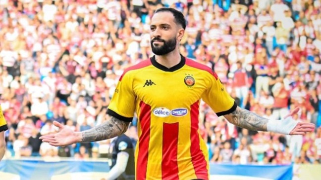 Rodrigo Rodrigues comemora gol pelo Esperance, da Tunísia. Atacante é o novo reforço do Coriitba