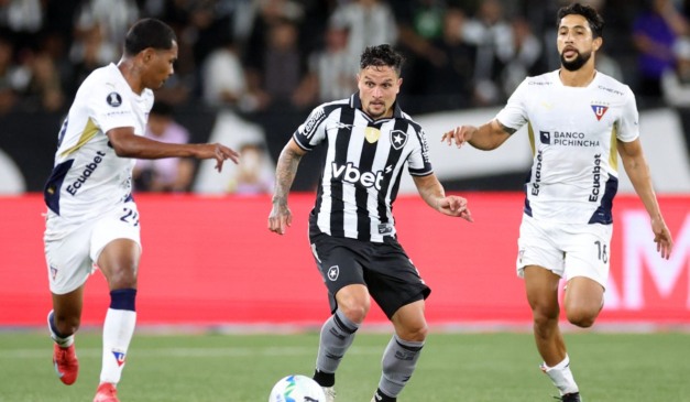 Athur foi o autor do gol que deu a vitória ao glorioso no primeiro jogo (Foto: Vitor Silva/Botafogo)