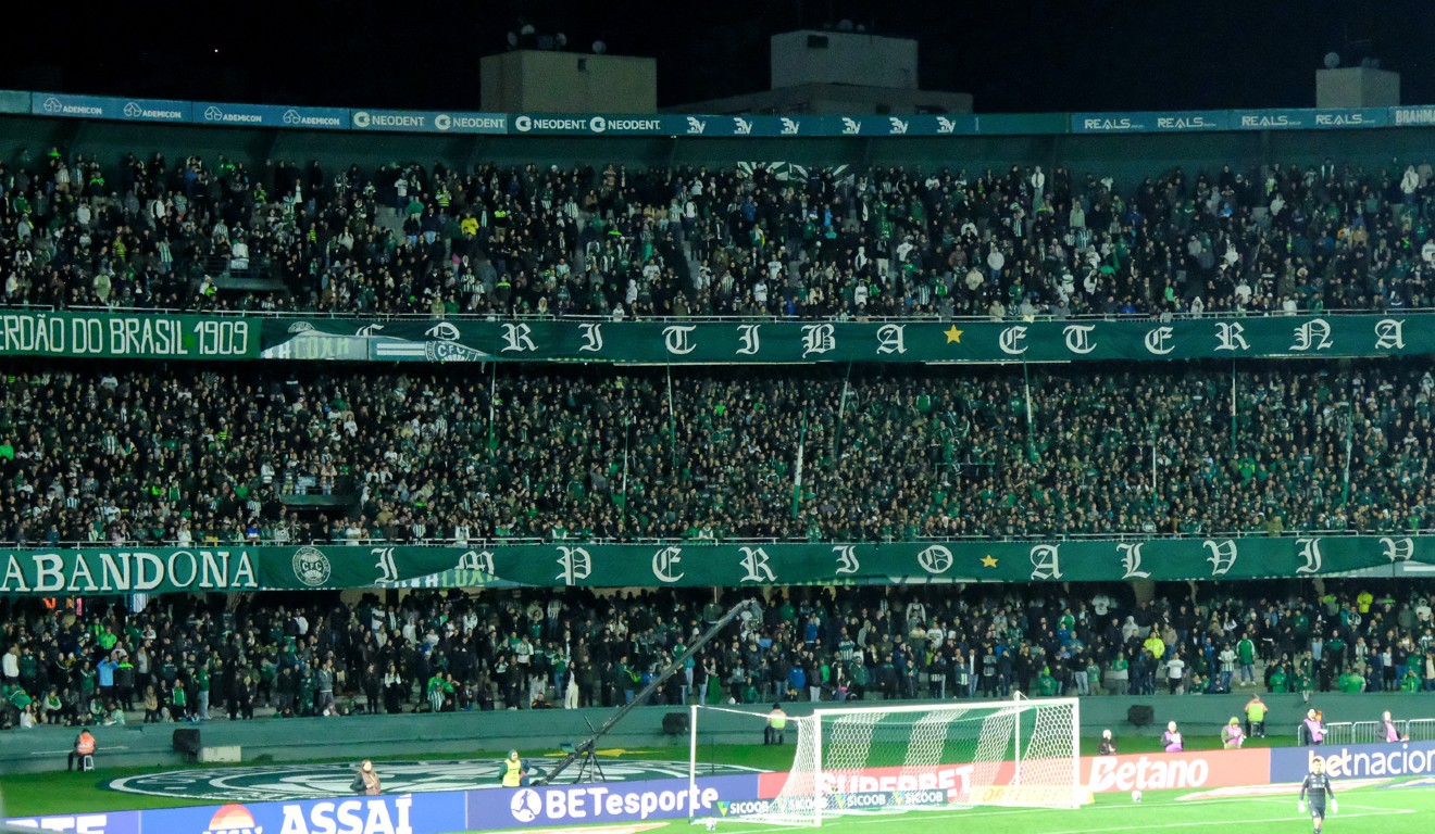 Torcida do Coritiba no Couto Pereira