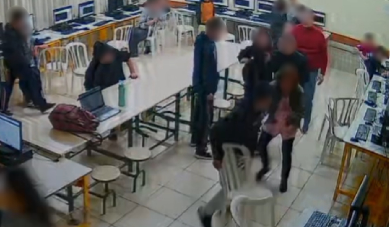 Aluno agredido por professor também será investigado 